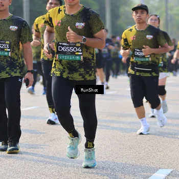 Runner Photo 7012087