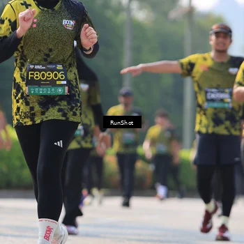 Runner Photo 7012100