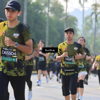 Runner Photo 7012128