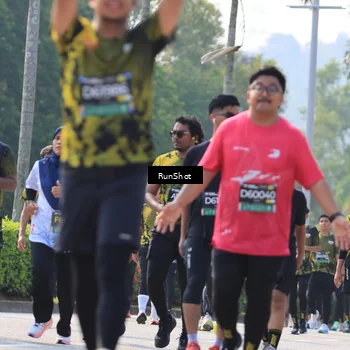 Runner Photo 7012142