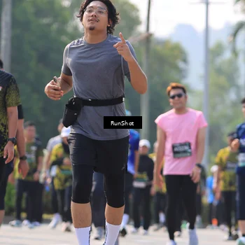 Runner Photo 7012194
