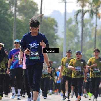Runner Photo 7012202