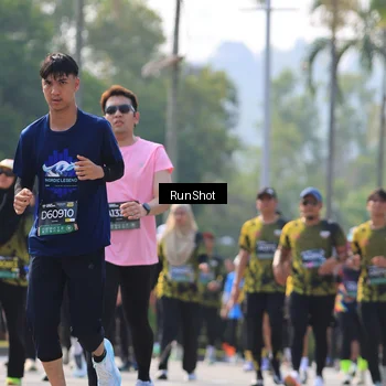 Runner Photo 7012211