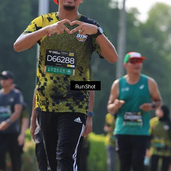 Runner Photo 7012654