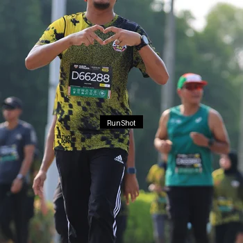 Runner Photo 7012656