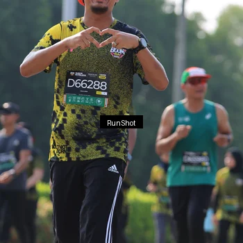 Runner Photo 7012658