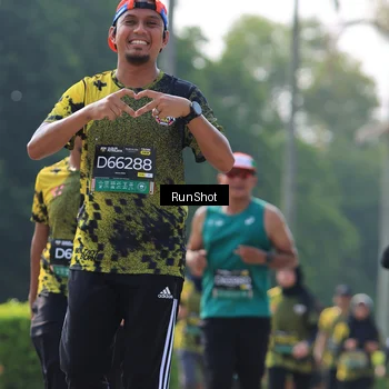 Runner Photo 7012912