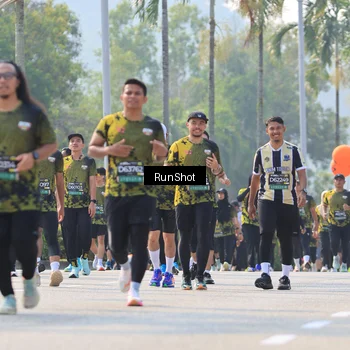 Runner Photo 7012913