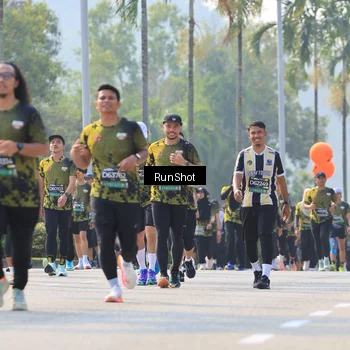 Runner Photo 7012919