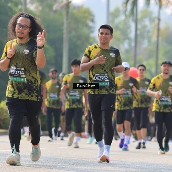 Runner Photo 7012941