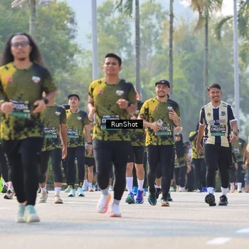 Runner Photo 7012942