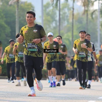 Runner Photo 7012946