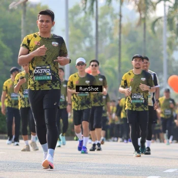 Runner Photo 7012947