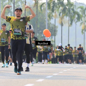 Runner Photo 7012988