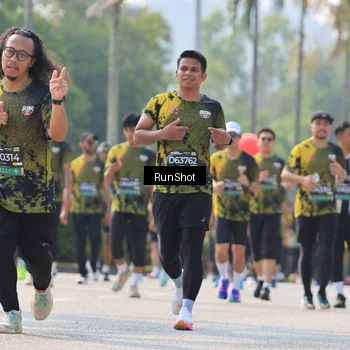 Runner Photo 7012992
