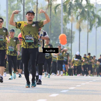 Runner Photo 7012997