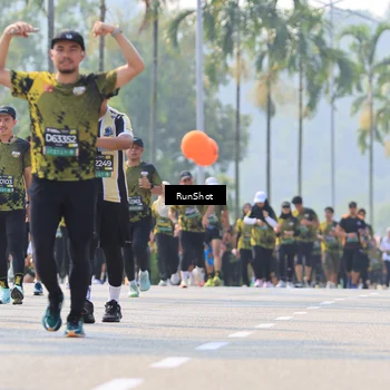 Runner Photo 7012998