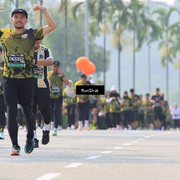 Runner Photo 7013003