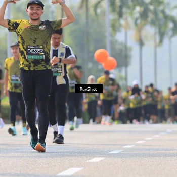 Runner Photo 7013005