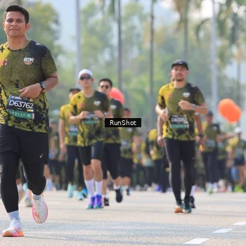 Runner Photo 7013008