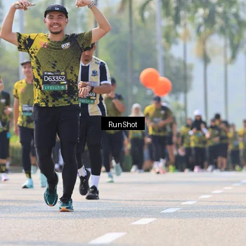 Runner Photo 7013010