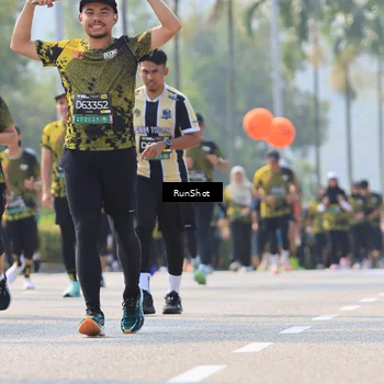 Runner Photo 7013026