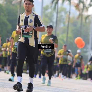 Runner Photo 7013048