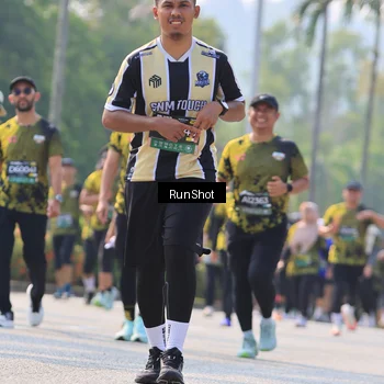 Runner Photo 7013053