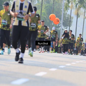 Runner Photo 7013103