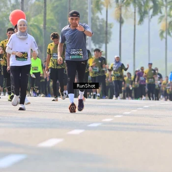 Runner Photo 7013358