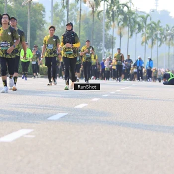 Runner Photo 7013476
