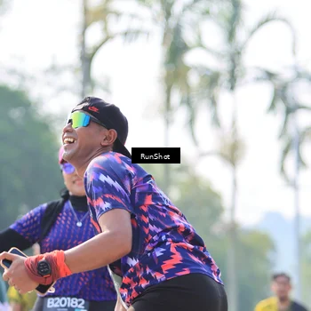 Runner Photo 7013996