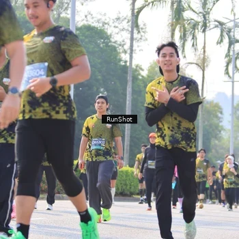 Runner Photo 7014092