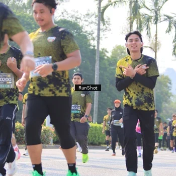 Runner Photo 7014100