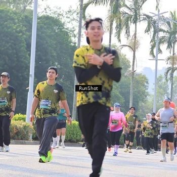 Runner Photo 7014105