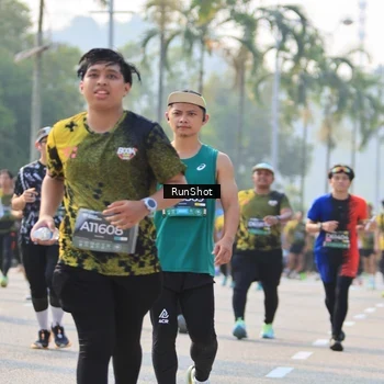 Runner Photo 7014154