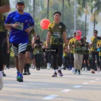 Runner Photo 7014444