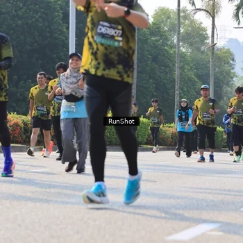 Runner Photo 7014677