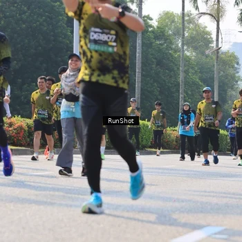 Runner Photo 7014681