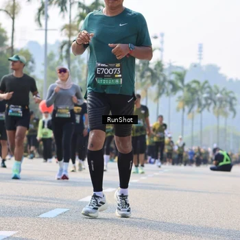 Runner Photo 7014740