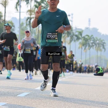 Runner Photo 7014749