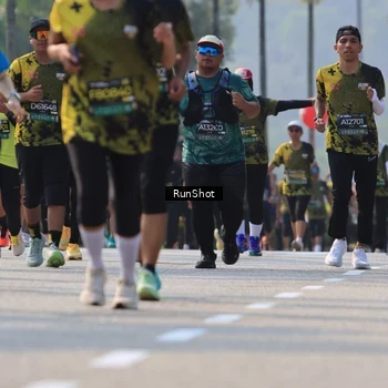 Runner Photo 7014750