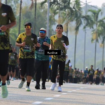 Runner Photo 7014800