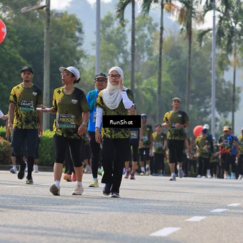 Runner Photo 7015003