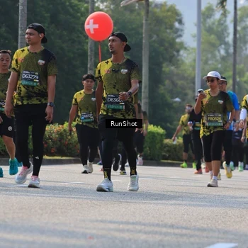 Runner Photo 7015023