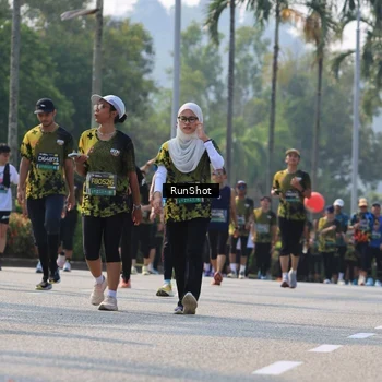 Runner Photo 7015033