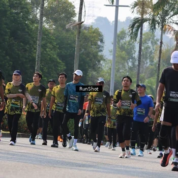 Runner Photo 7015071
