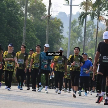 Runner Photo 7015072