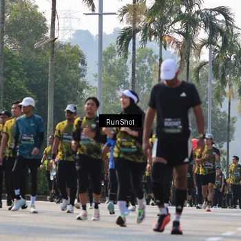 Runner Photo 7015083