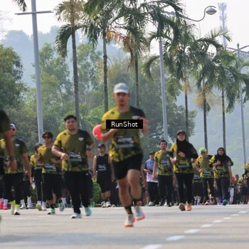 Runner Photo 7015098